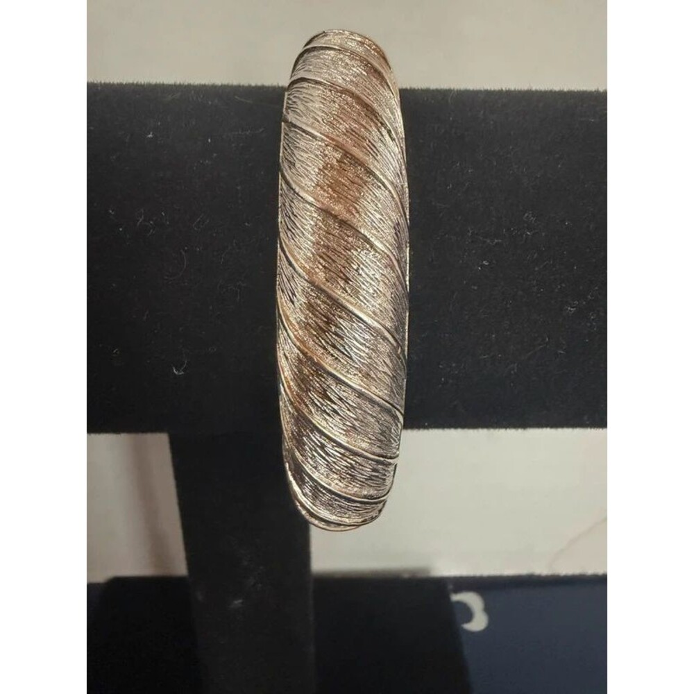 Vintage Silvertone Hinged Clamper Bangle Bracelet Textured Diagonal Ribbon 1960s